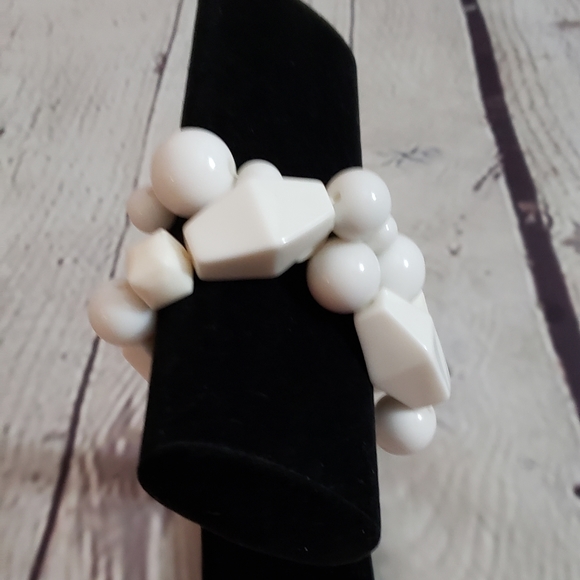 Subversive Mod/ Retro Stretch Bracelet - Picture 2 of 4